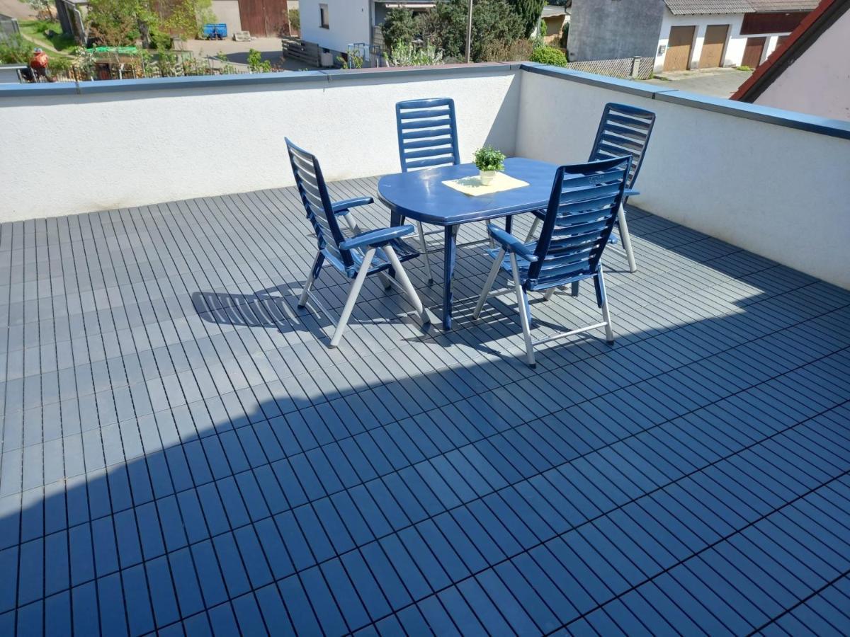 Neubau Appartement Mit Terasse, Privater Eingang,Parkplatz,Kueche Fuerth Exterior photo