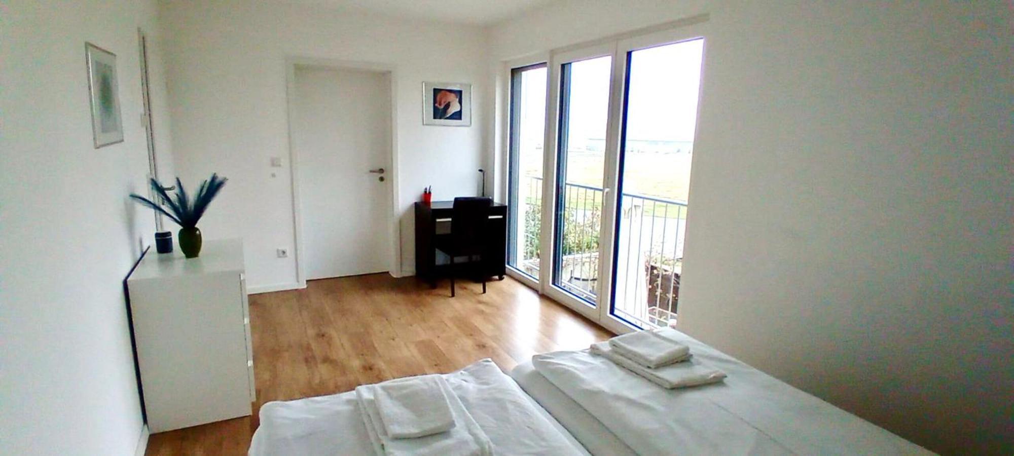 Neubau Appartement Mit Terasse, Privater Eingang,Parkplatz,Kueche Fuerth Exterior photo